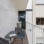 Joivy Chic Apt With Balcony Near Liberdade Avenue