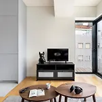 Joivy Chic Apt With Balcony Near Liberdade Avenue