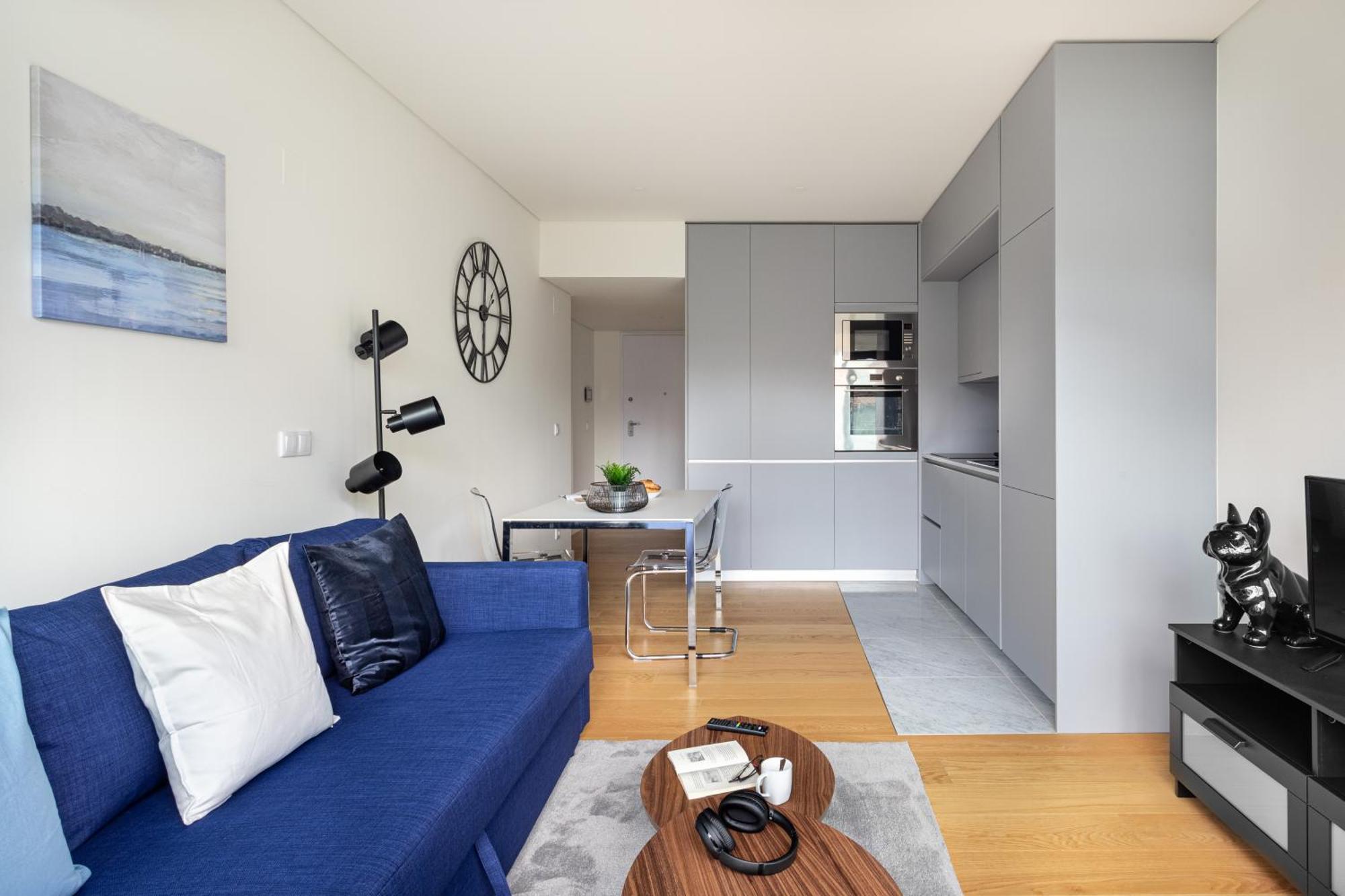 Joivy Chic With Balcony Near Liberdade Avenue * Lisboa